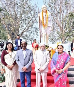 Governor and Chief Minister Pay Floral Tributes to Mahatma Gandhi