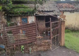 घर की आड़ में चल रही थी गन फैक्ट्री, महिला समेत तीन लोग गिरफ्तार