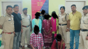 ऑपरेशन “आहट” में बड़ी सफलता, लोहरदगा रेलवे स्टेशन से दो मानव तस्कर गिरफ्तार, चार नाबालिग लड़कियां बचाई गईं