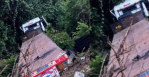 दनुआ घाटी में ट्रेलर का कहर, एक के बाद एक 4 वाहनों को मारी टक्कर, 1 की मौत