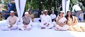 महात्मा गांधी की जयंती पर बापू वाटिका पहुंचे राज्यपाल और हेमंत सोरेन, अर्पित किए श्रद्धासुमन