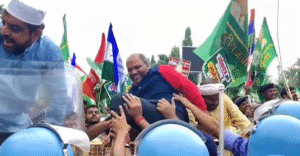 SIR के विरोध में पटना में महागठबंधन का प्रदर्शन, राजभवन मार्च के दौरान तेजस्वी यादव समेत कई नेता हिरासत में