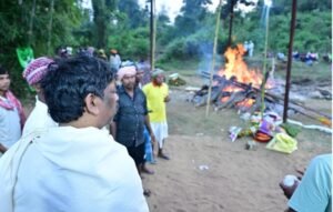 नम आंखों से रूपी सोरेन को अंतिम विदाई, नेमरा में उमड़ा जनसैलाब